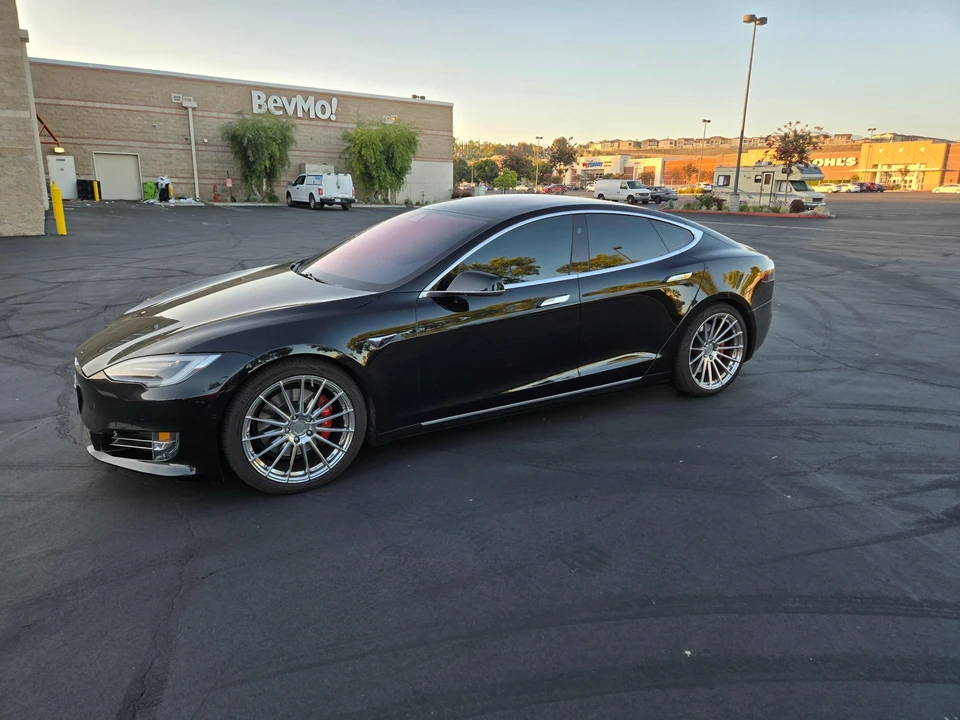 2017 Tesla Model S - Image 17 of 31