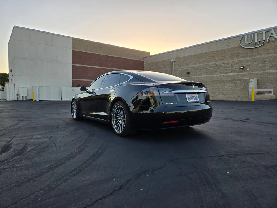 2017 Tesla Model S - Image 22 of 31