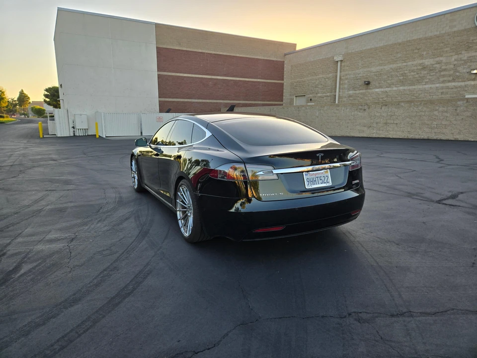 2017 Tesla Model S - Image 23 of 31