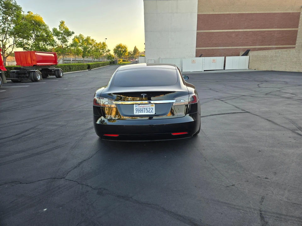 2017 Tesla Model S - Image 25 of 31