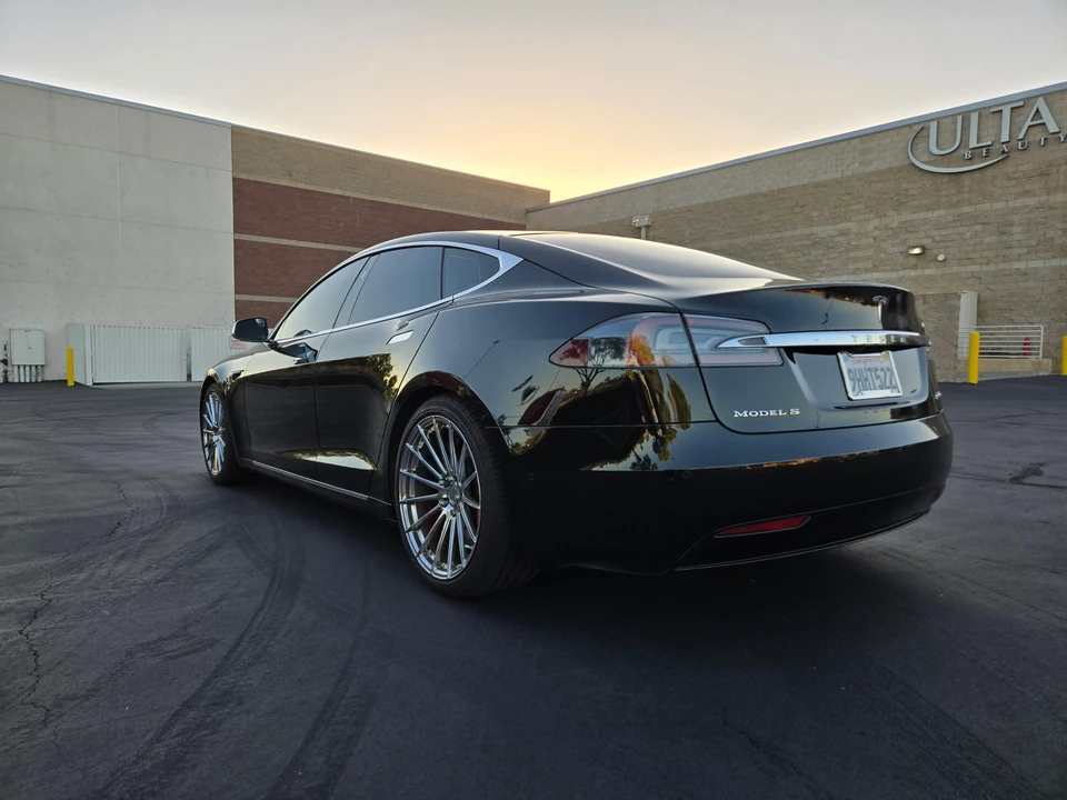 2017 Tesla Model S - Image 24 of 31