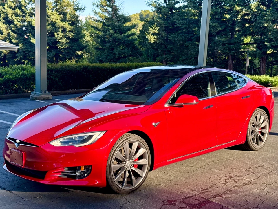 2017 Tesla Model S - Image 8 of 31