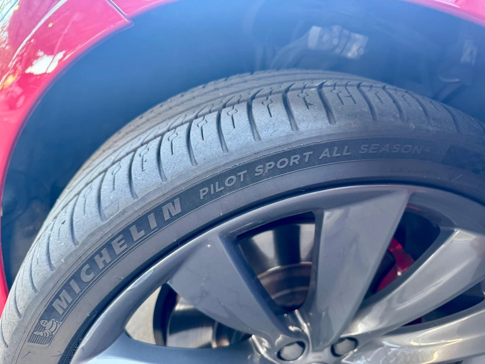 2017 Tesla Model S - Image 26 of 31