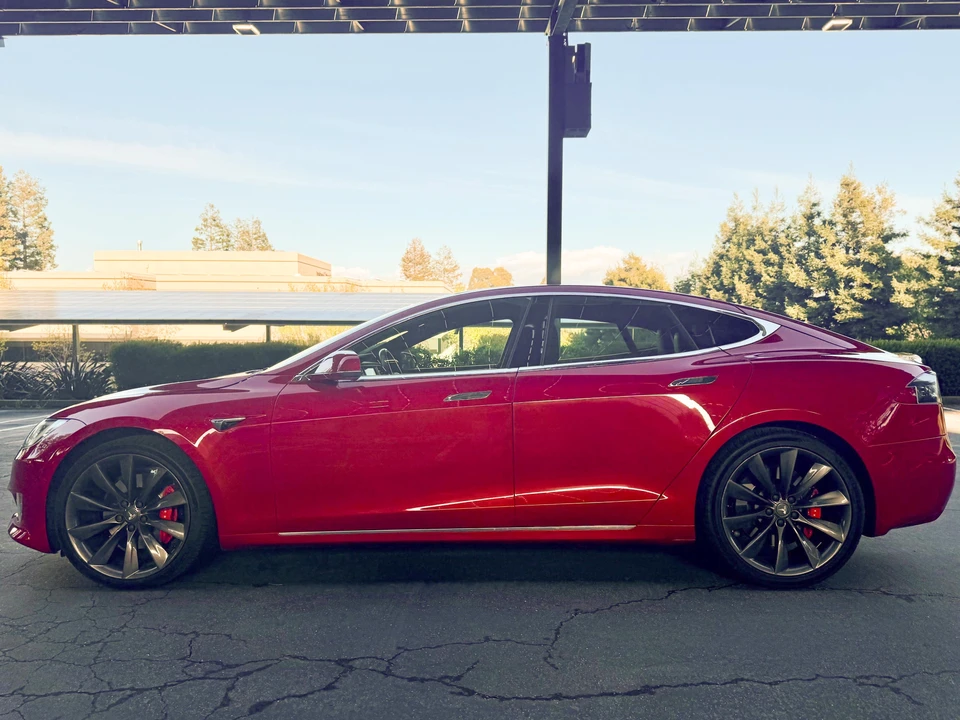 2017 Tesla Model S - Image 10 of 31