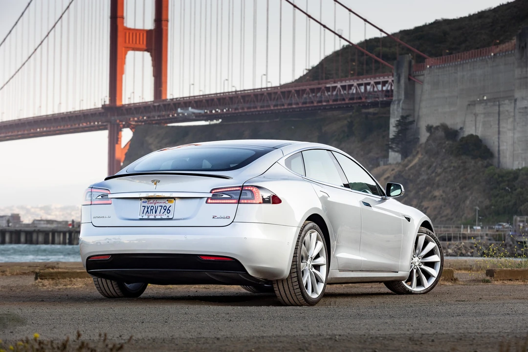 2017 Tesla Model S - Image 27 of 31