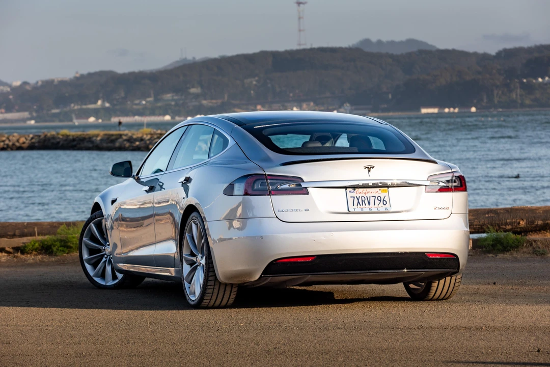 2017 Tesla Model S - Image 22 of 31
