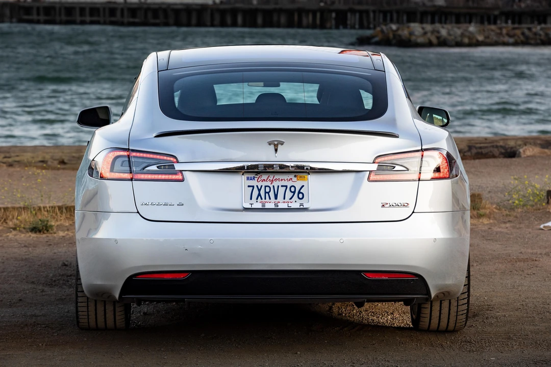 2017 Tesla Model S - Image 26 of 31