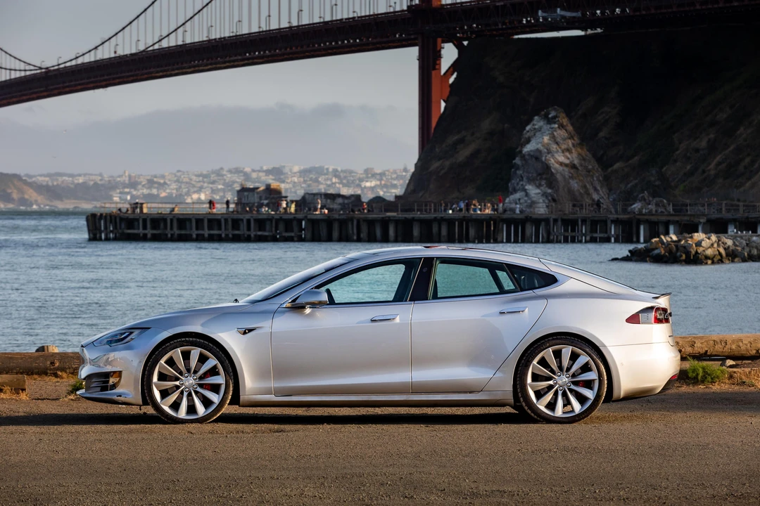 2017 Tesla Model S - Image 15 of 31