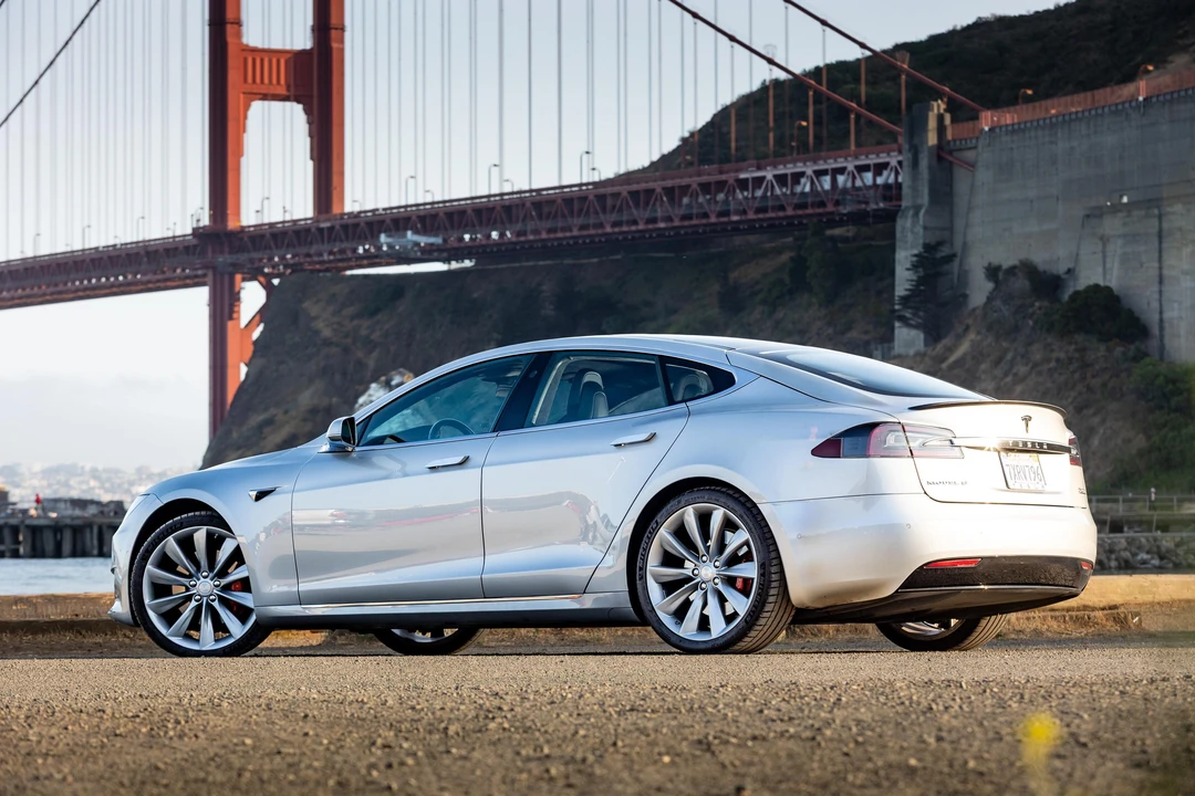 2017 Tesla Model S - Image 18 of 31