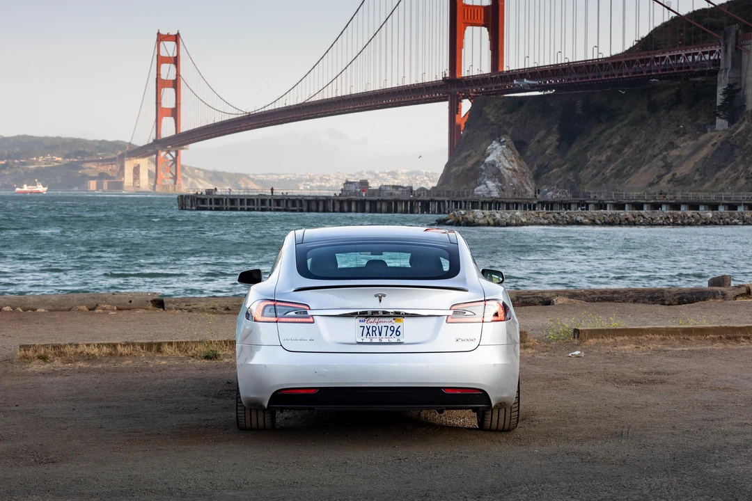 2017 Tesla Model S - Image 24 of 31
