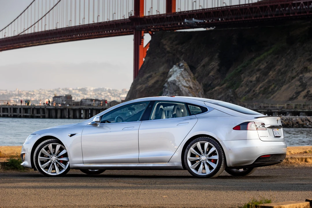 2017 Tesla Model S - Image 16 of 31