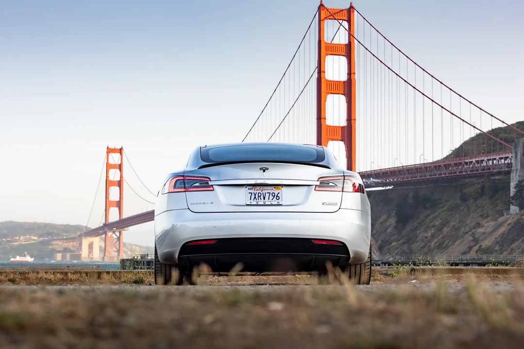 2017 Tesla Model S - Image 25 of 31