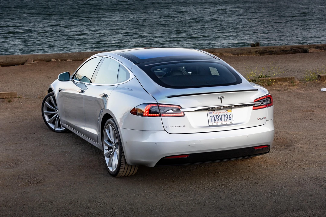 2017 Tesla Model S - Image 23 of 31