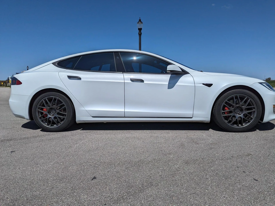 2017 Tesla Model S - Image 10 of 31