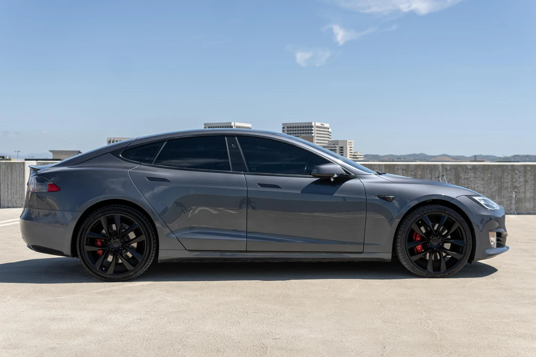 2017 Tesla Model S - Image 11 of 31