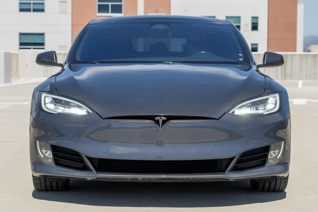 2017 Tesla Model S - Image 2 of 31