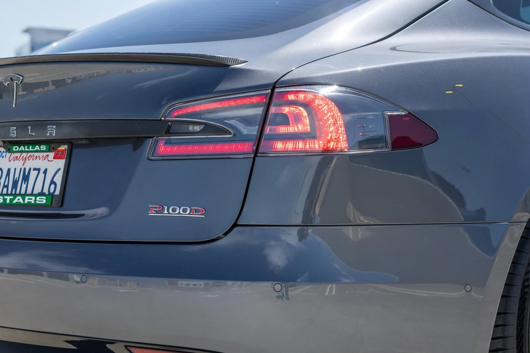 2017 Tesla Model S - Image 26 of 31