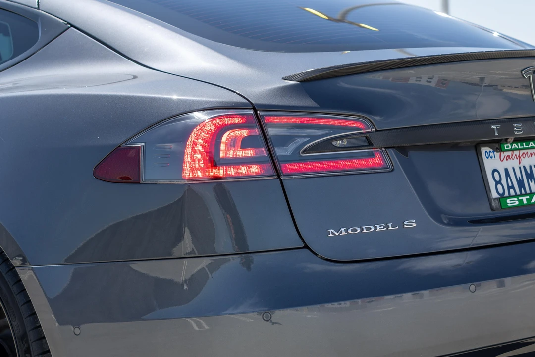 2017 Tesla Model S - Image 24 of 31