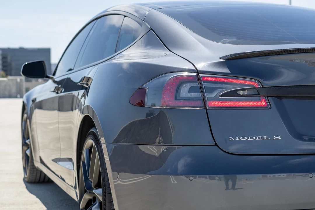 2017 Tesla Model S - Image 23 of 31