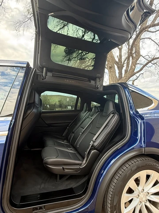 2017 Tesla Model X - Image 19 of 21