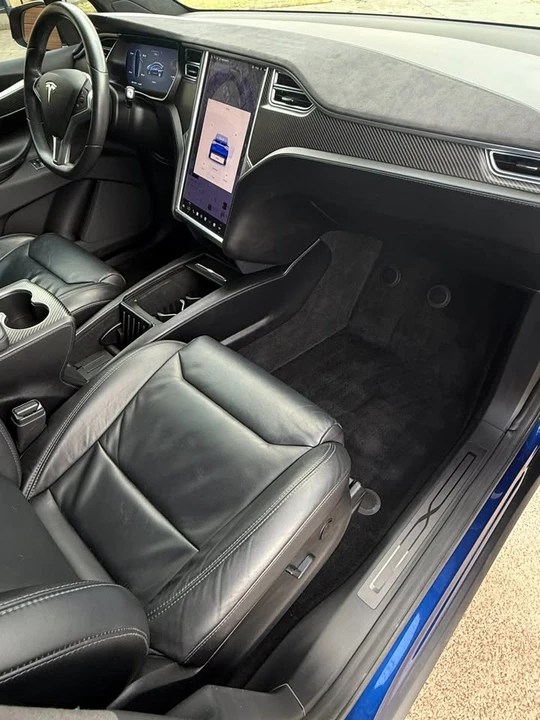 2017 Tesla Model X - Image 16 of 21