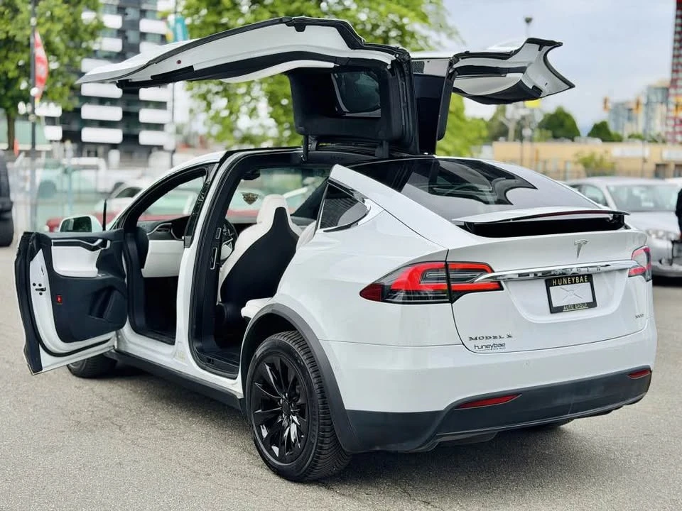 2017 Tesla Model X - Image 7 of 14