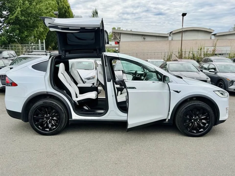2017 Tesla Model X - Image 5 of 14