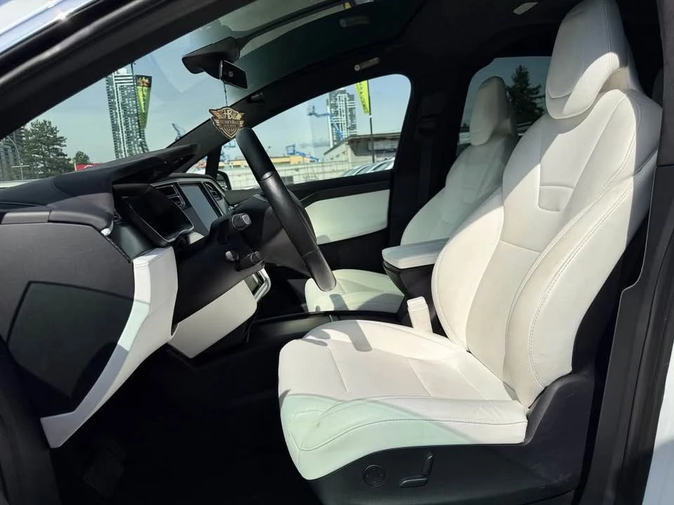 2017 Tesla Model X - Image 9 of 14