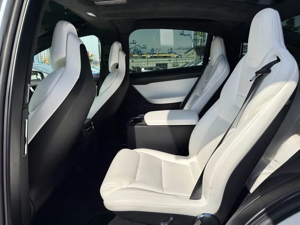 2017 Tesla Model X - Image 10 of 14