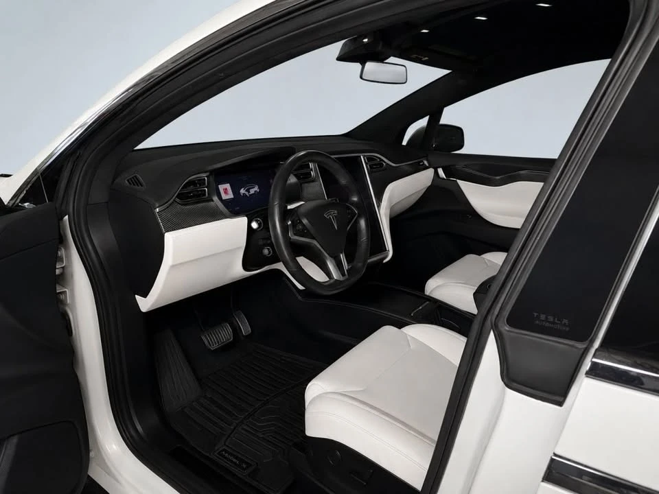 2017 Tesla Model X - Image 15 of 15