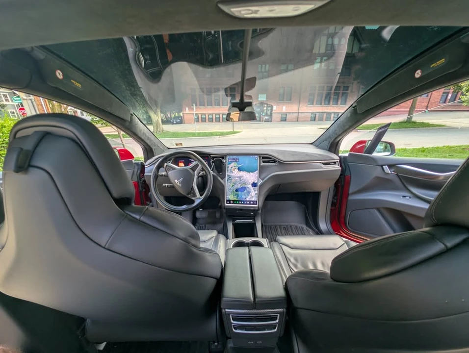 2017 Tesla Model X - Image 11 of 20