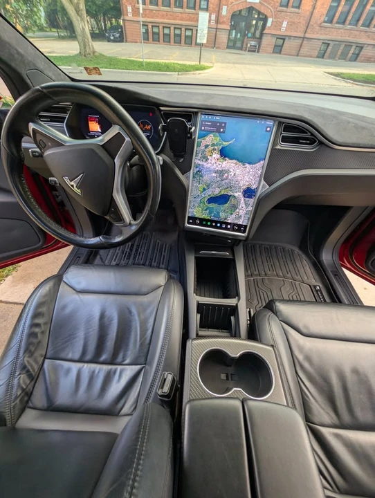 2017 Tesla Model X - Image 12 of 20