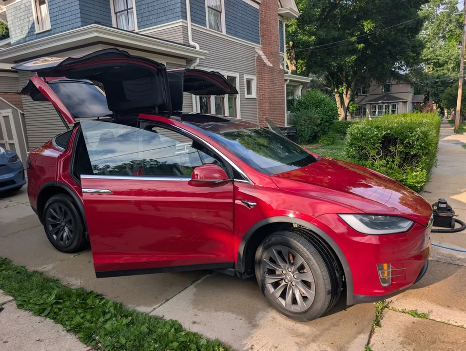 2017 Tesla Model X - Image 6 of 20