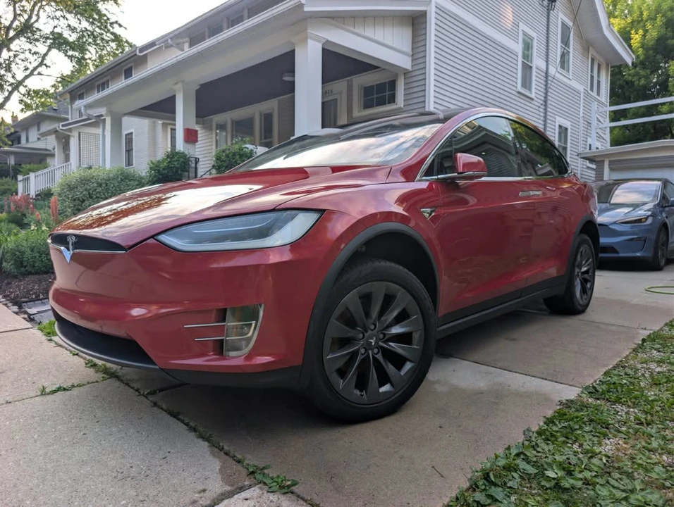 2017 Tesla Model X - Image 2 of 20