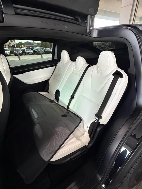 2017 Tesla Model X - Image 14 of 15