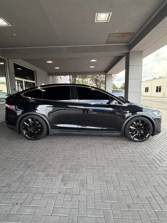 2017 Tesla Model X - Image 5 of 15