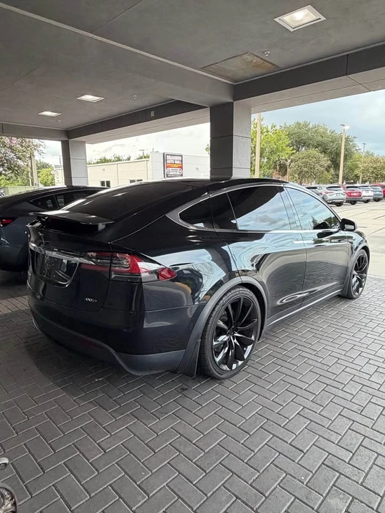 2017 Tesla Model X - Image 6 of 15