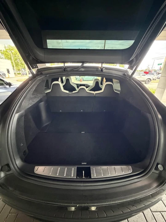 2017 Tesla Model X - Image 8 of 15