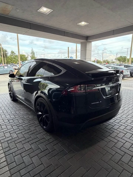2017 Tesla Model X - Image 7 of 15