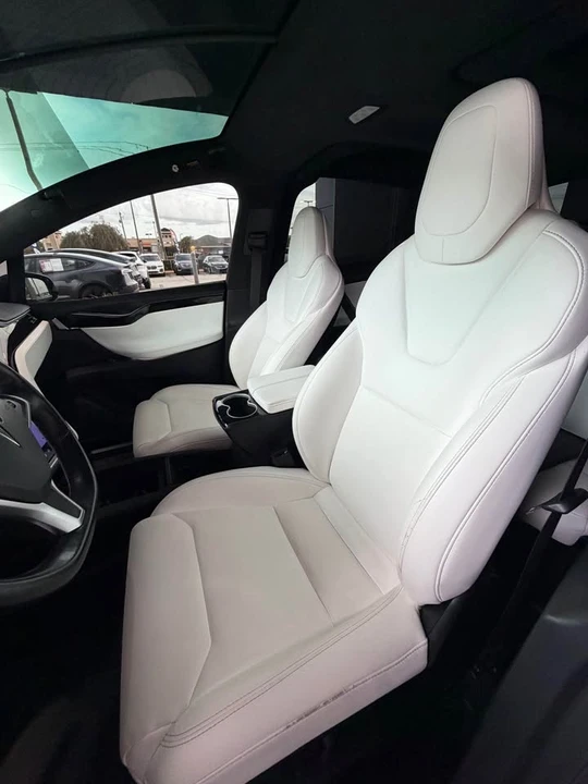 2017 Tesla Model X - Image 10 of 15