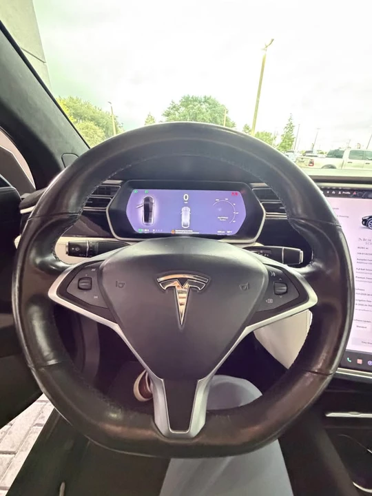 2017 Tesla Model X - Image 13 of 15