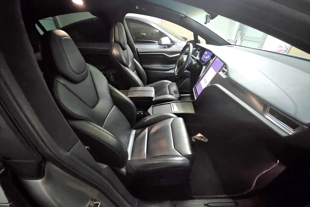 2017 Tesla Model X - Image 29 of 31