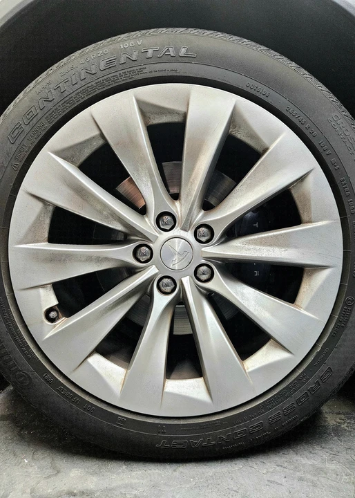 2017 Tesla Model X - Image 20 of 31