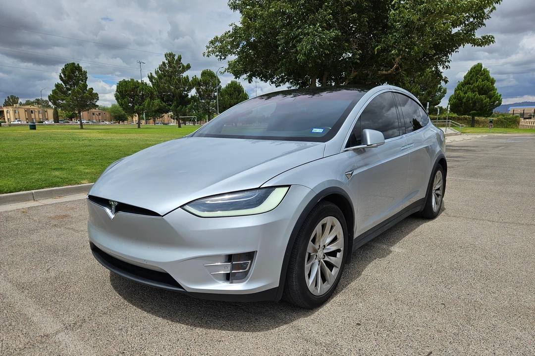 2017 Tesla Model X - Image 7 of 31