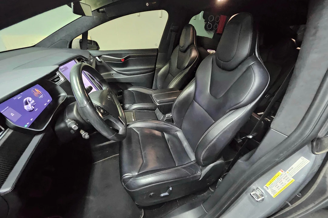 2017 Tesla Model X - Image 28 of 31