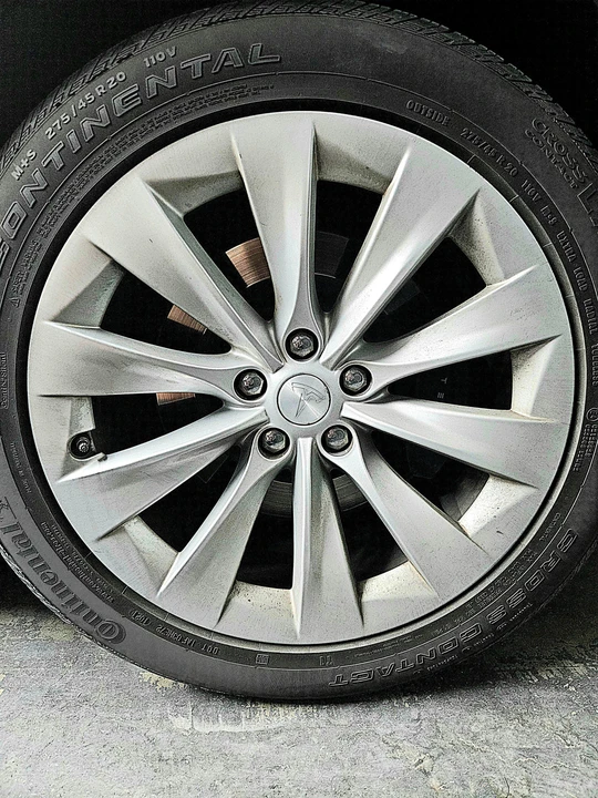 2017 Tesla Model X - Image 18 of 31