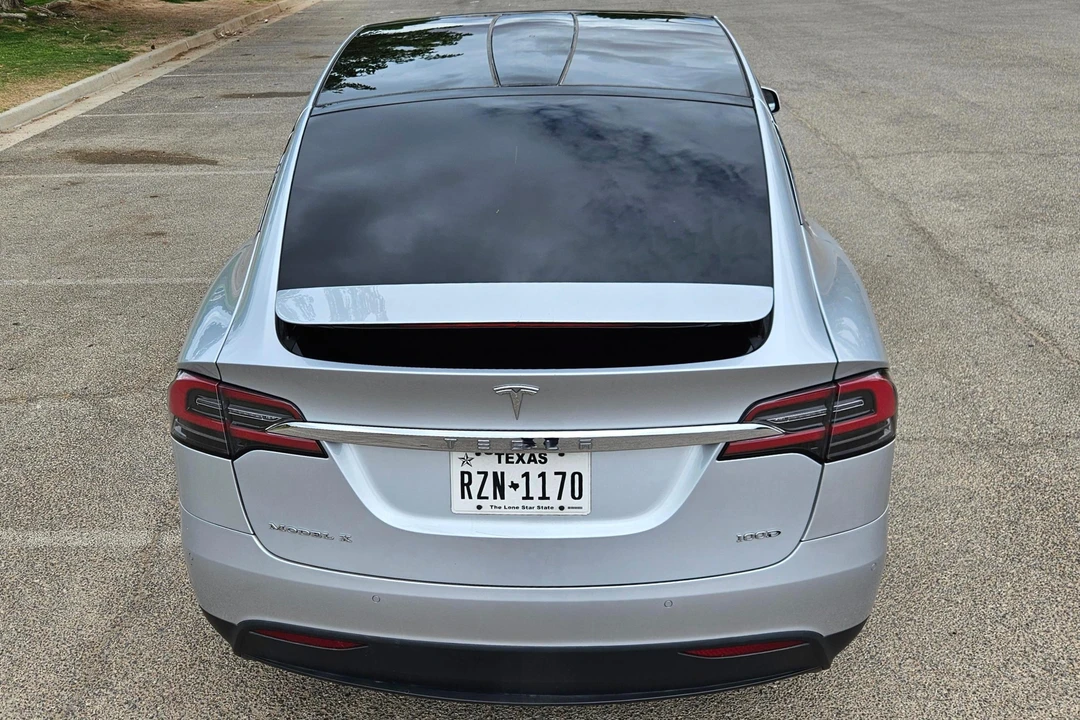 2017 Tesla Model X - Image 5 of 31