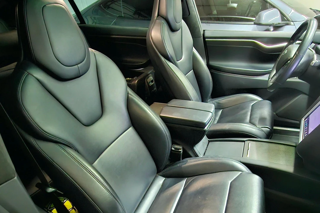 2017 Tesla Model X - Image 25 of 31