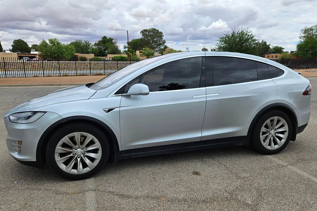 2017 Tesla Model X - Image 3 of 31