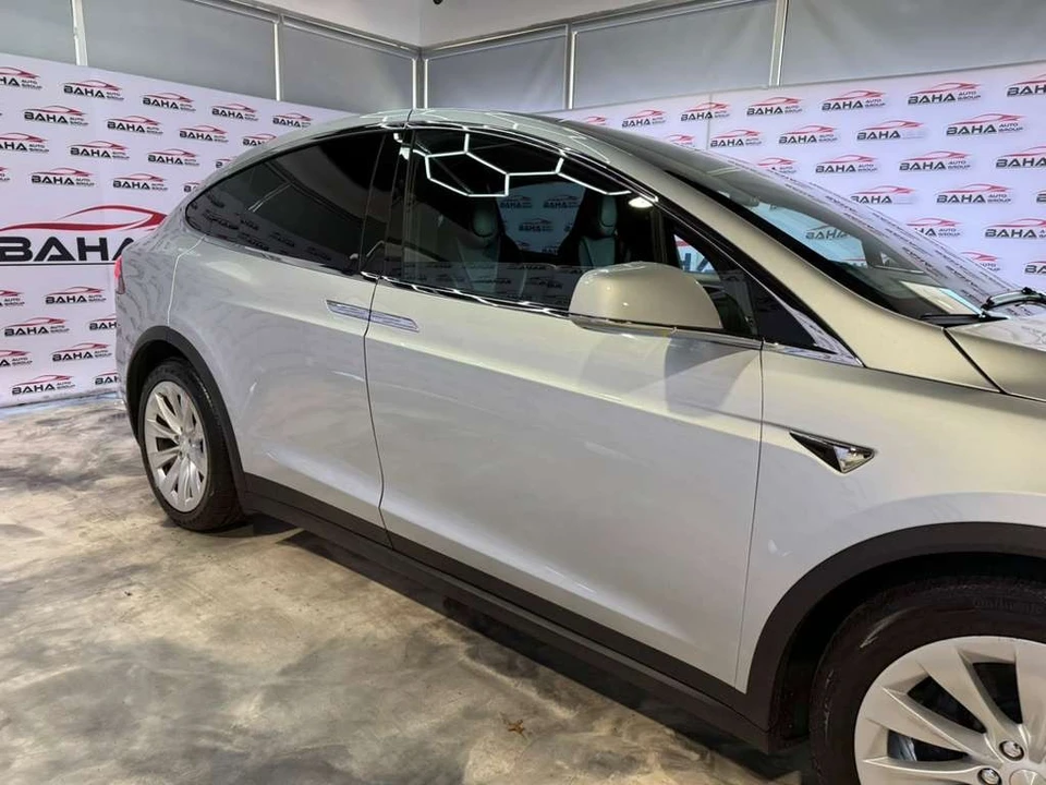 2017 Tesla Model X - Image 7 of 21